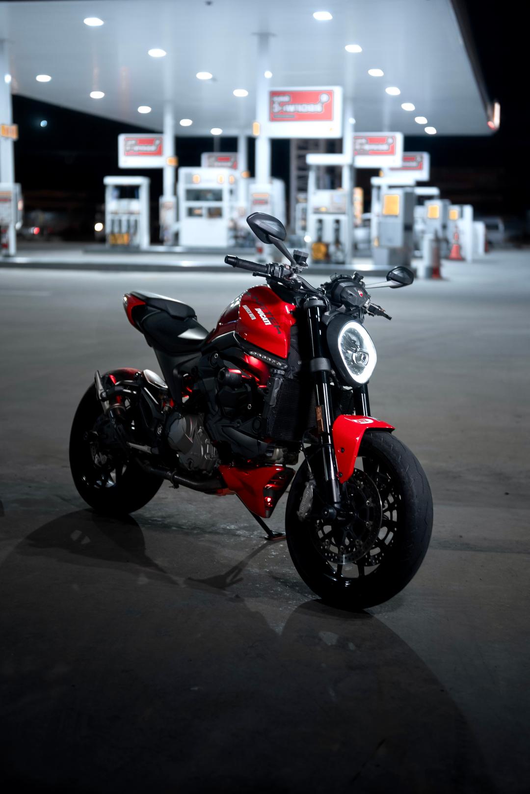 Ducati Monster 937